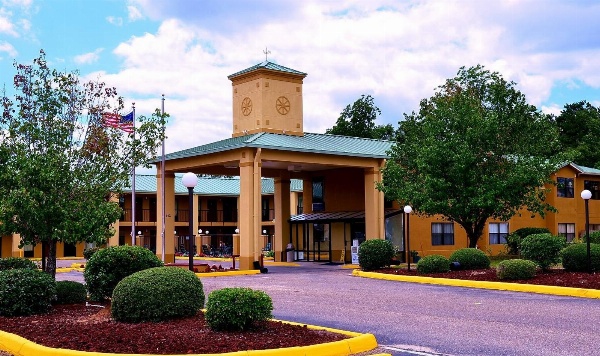 Executive Inn Opp image 1