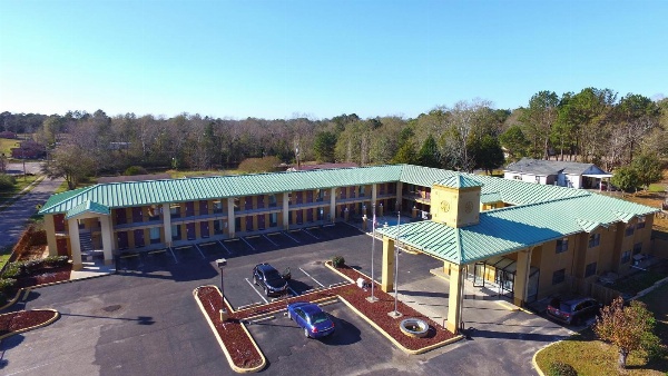 Executive Inn Opp image 13