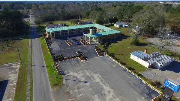 Executive Inn Opp image 14