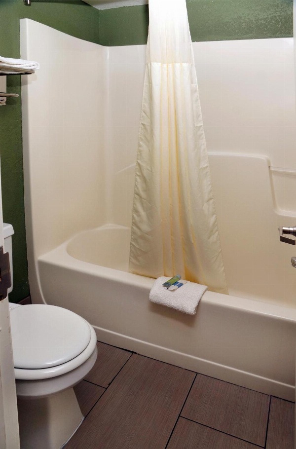 Executive Inn Opp image 22