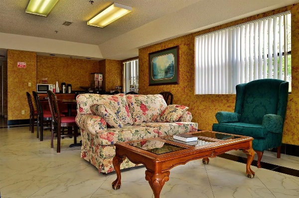 Executive Inn Opp image 3